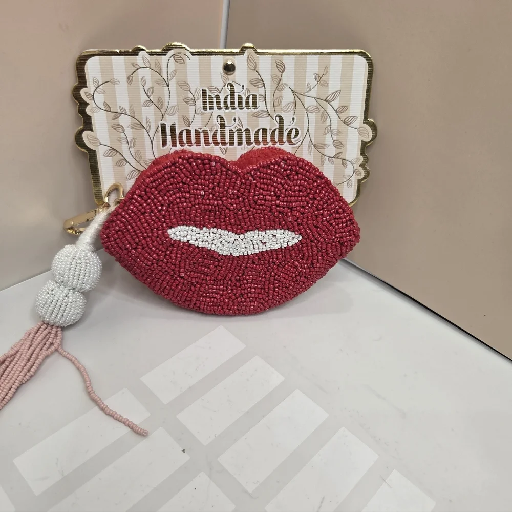 ❤️▪️Made In India ▪️Handmade Beaded Lip-Shaped Beaded Coin Pouch Red/ White